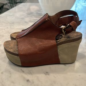 OTBT brown leather jaunt platform wedge size 7.5  like new condition
